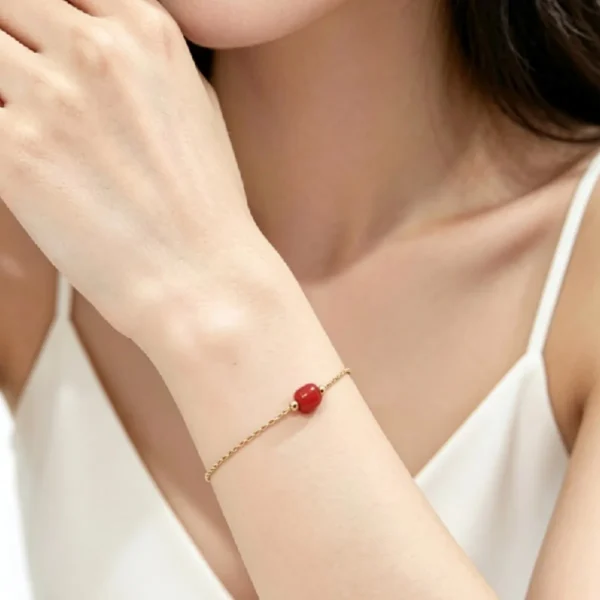 Bracelets chaîne or 18k et 1 tonneau corail véritable